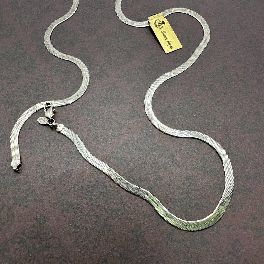 Premier Designs herringbone silver-tone necklace 30”.  With original tag. - Picture 9 of 13